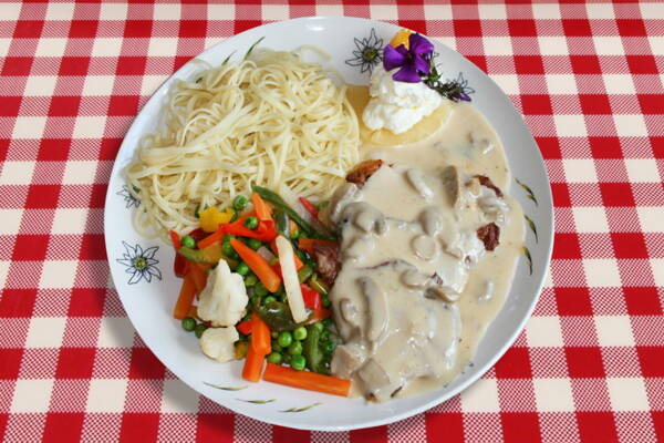 fleisch_rahmschnitzel-nudeln.jpg fleisch_rahmschnitzel-nudeln.jpg